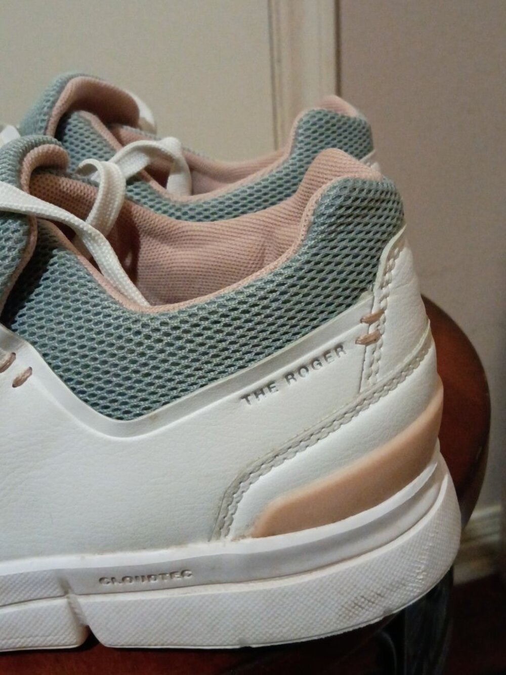 On Cloud THE ROGER Advantage White Rosehip Shoes Women's Size 9 - Picture 9 of 14
